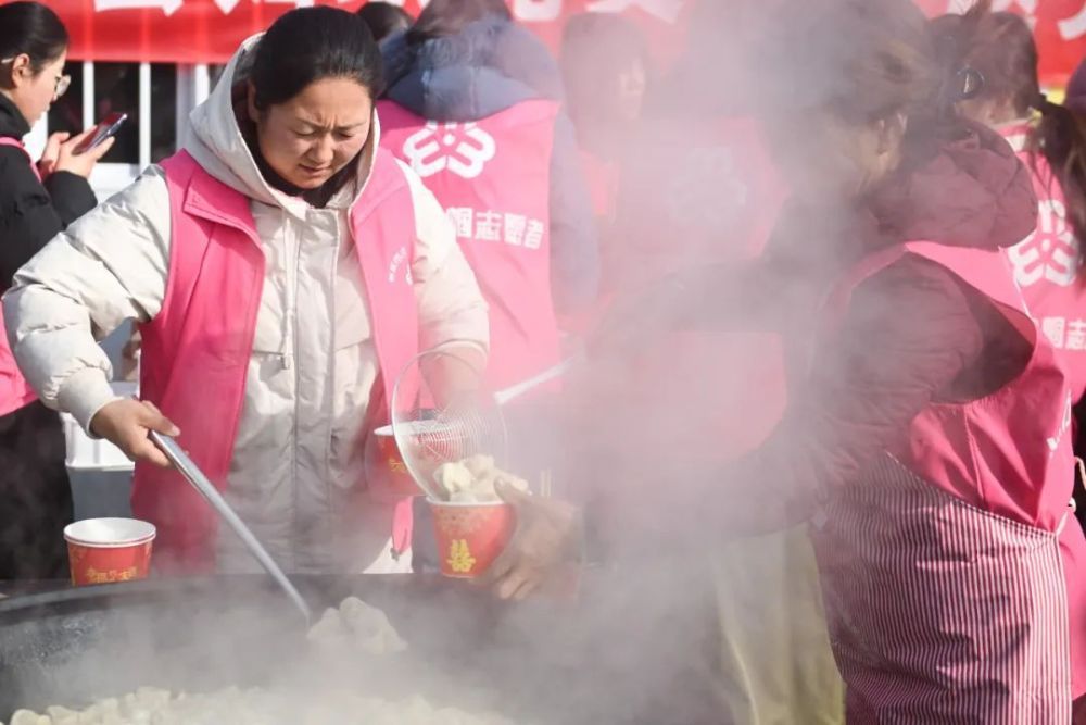 会上这位人大代表突然拿出两张设计图！(图2)