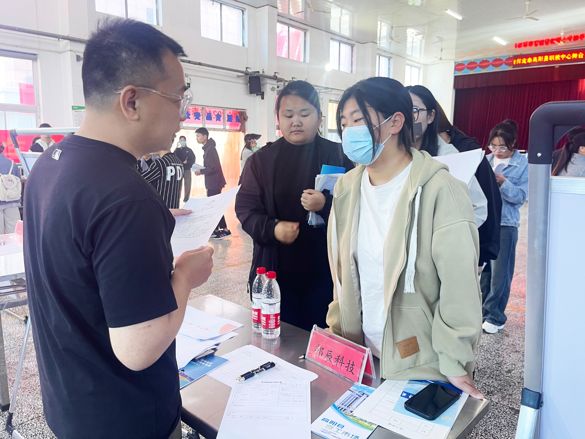 河北高阳：“送”岗进校园校企携手促就业(图4)
