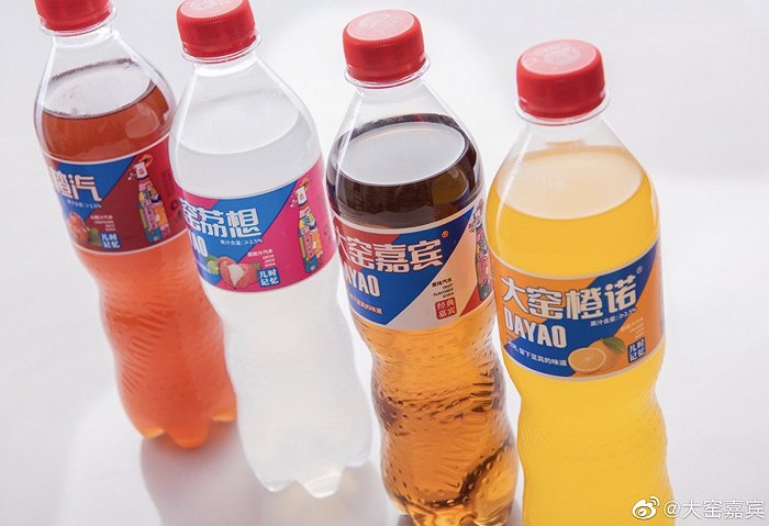 大窑狂投地铁广告有夏日饮料大战那味了(图1)