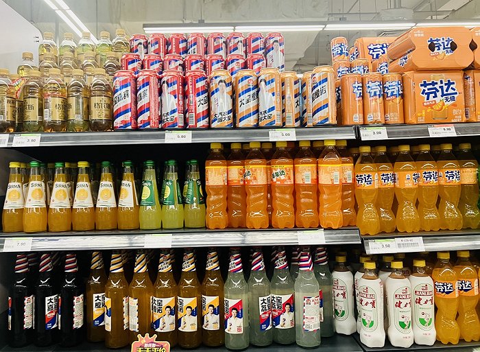 大窑狂投地铁广告有夏日饮料大战那味了(图2)