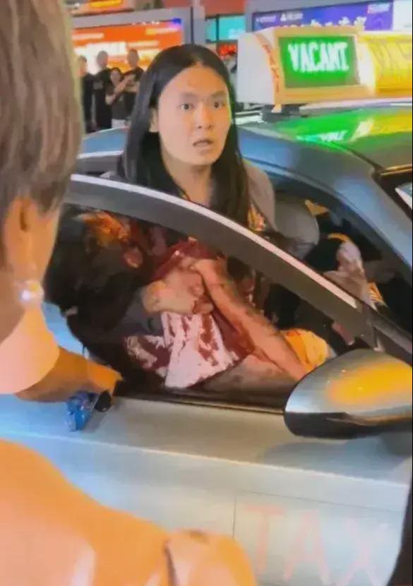 突发！25米广告牌坠落致3死7伤宝妈崩溃两个女儿一死一重伤！(图6)