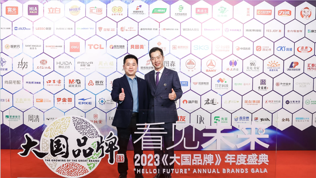 引领行业斥资投放高铁广告统艺品牌聚势向上升级(图3)