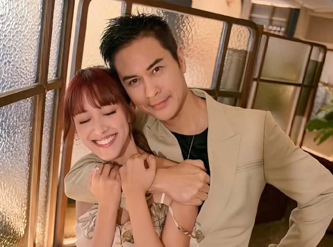 四胎女儿梦破灭！郑嘉颖妻子封肚不再生直言三个儿子已足够(图1)