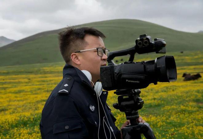呷登：善地镜头背后的警营“追光者”(图1)