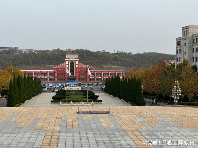 艺术生国际本科2+2留学必备：一键解锁留学申请的关键条件(图2)