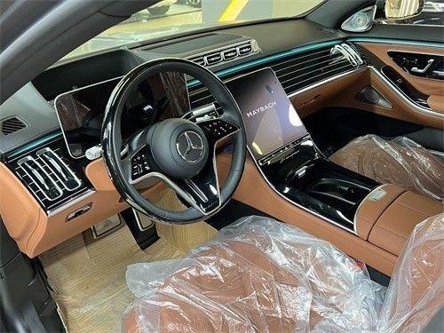2025款奔驰迈巴赫S580触感观感无可挑剔现车直营报价定金全国发车(图4)