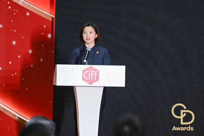 CIFF广州2025「华钻之星」颁奖典礼（民用家具展专场）盛大举办(图2)