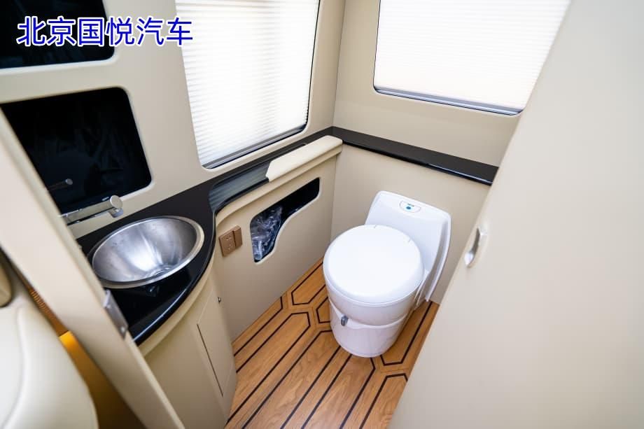 山西太原丰田考斯特10座带卫生间大型商务车落地多少钱(图11)