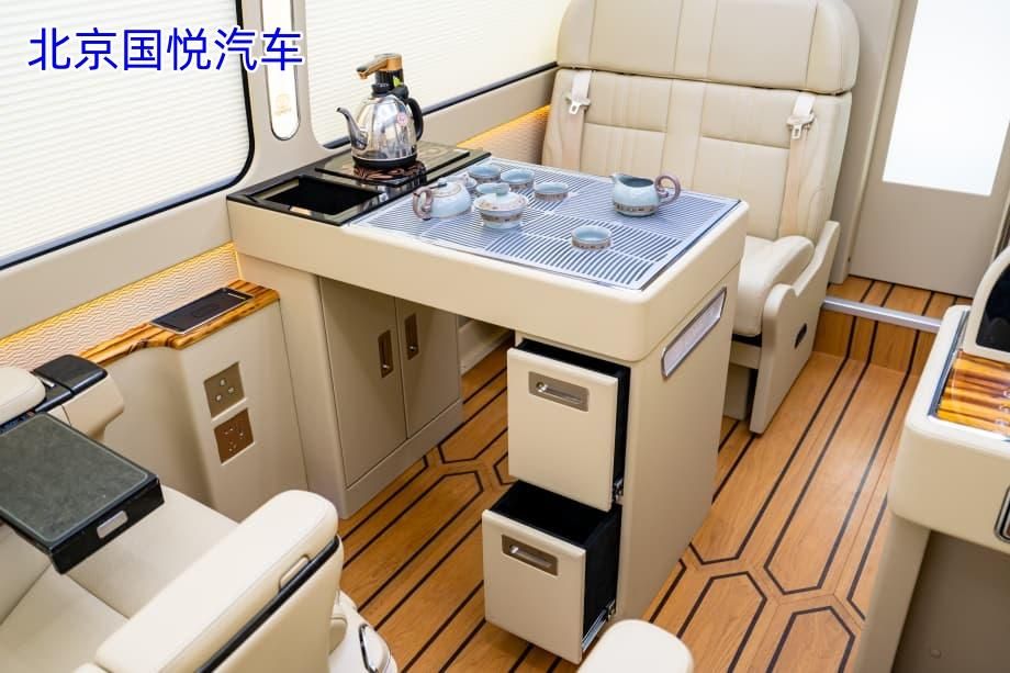 山西太原丰田考斯特10座带卫生间大型商务车落地多少钱(图8)