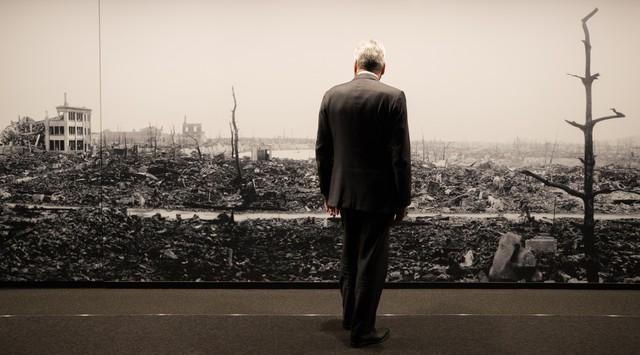 《人类简史》最扎心真相：中年人越穷越爱做这3件事(图1)