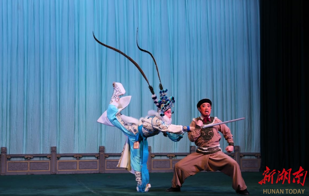 株洲师专探索“三融合”育才模式培育新时代艺术乡土工匠(图2)