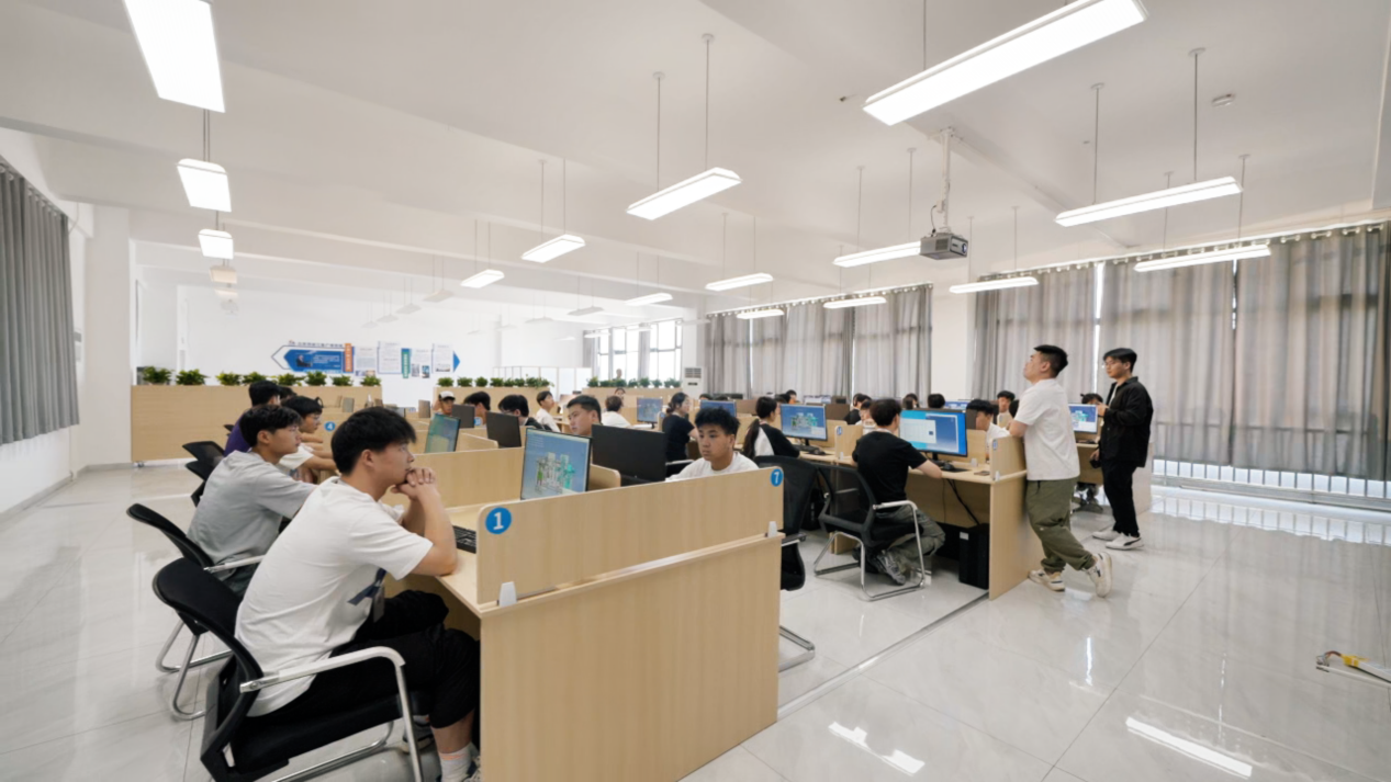 精准育才直通名企！遂宁职业学院深融产教赋能高质量就业(图1)