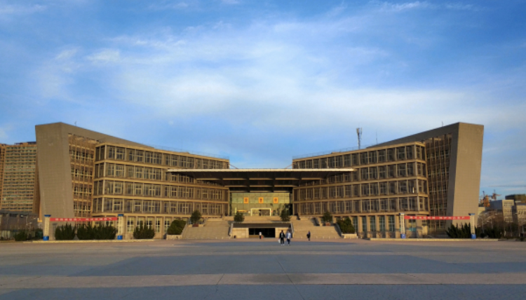 西北工业大学学生证上印的是西安工业大学图书馆？校方：属实原因还在调查(图2)