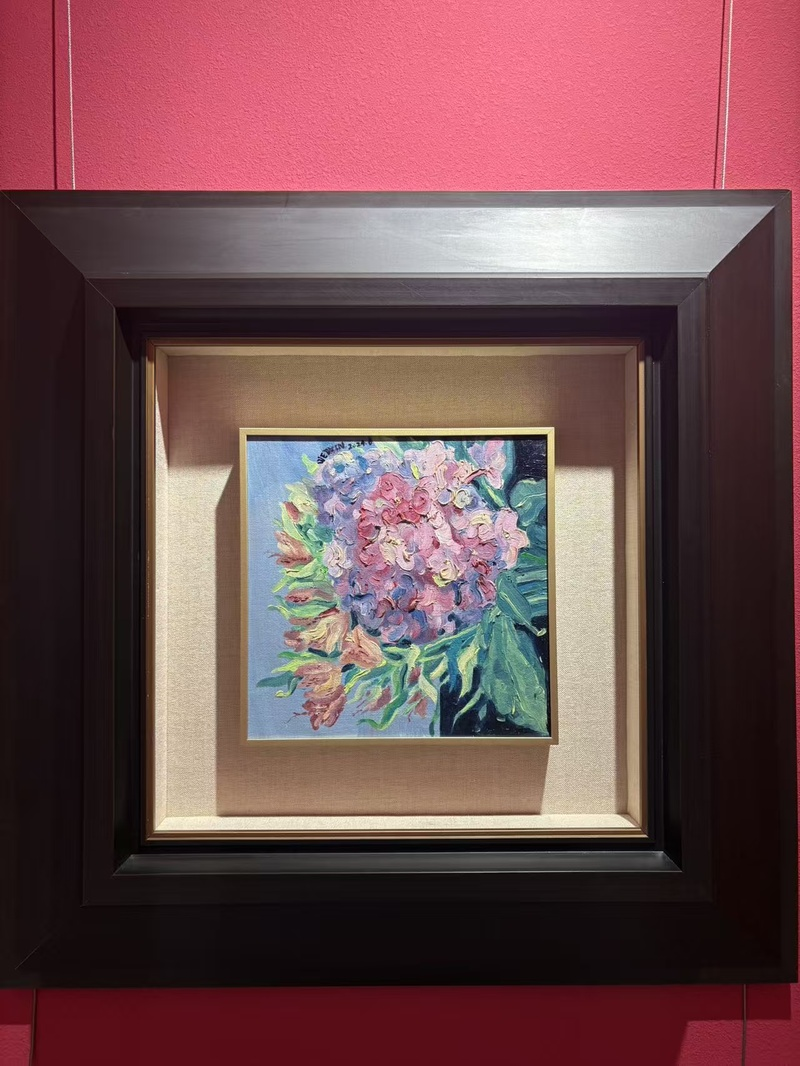 魏沁个展《曼丽红——绮花如梦·沁水凝香》正式开幕(图1)