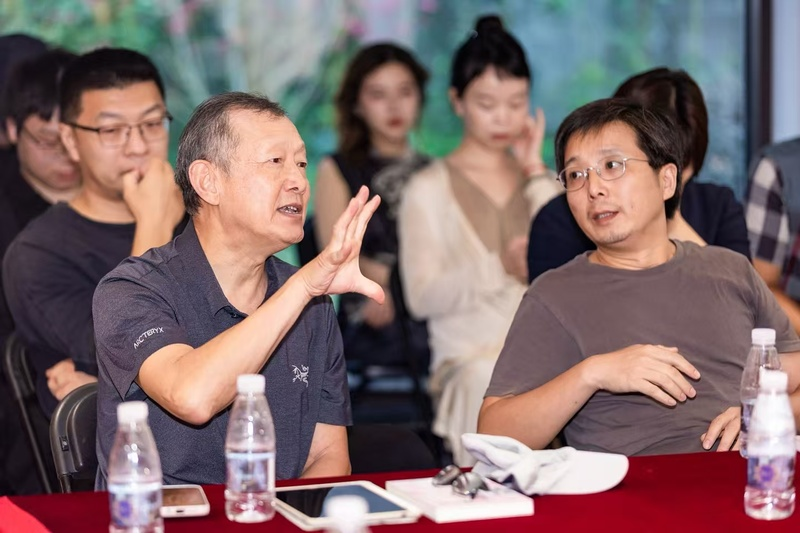 魏沁个展《曼丽红——绮花如梦·沁水凝香》正式开幕(图3)