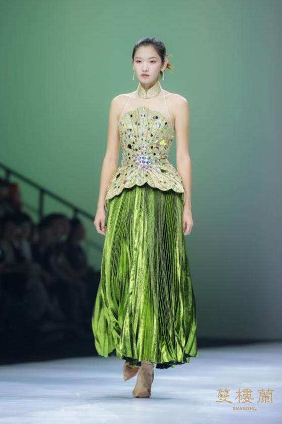 蔓楼兰「东方漪梦」：当海派旗袍在时装周荡起国际涟漪(图5)