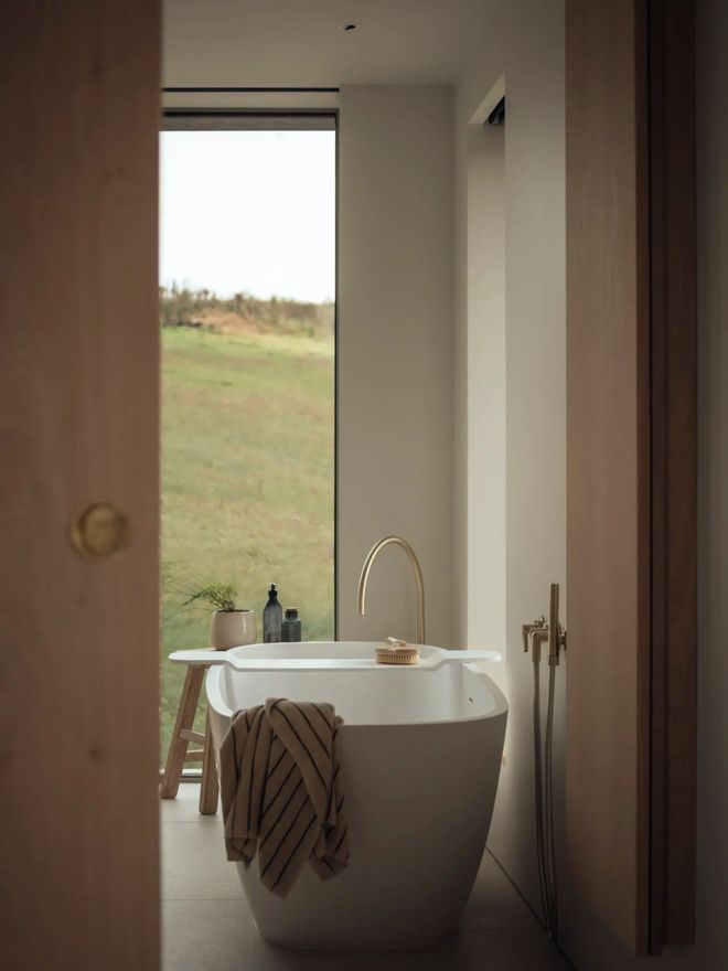 温柔巨人的自然哲学:40年经验凝练的斜坡住宅设计(图6)