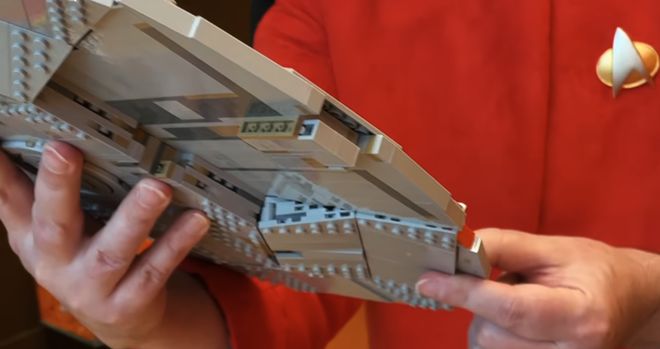 现场实物公布了！乐高10356星际迷航联邦星舰企业号NCC-1701-D新品发布！(图2)