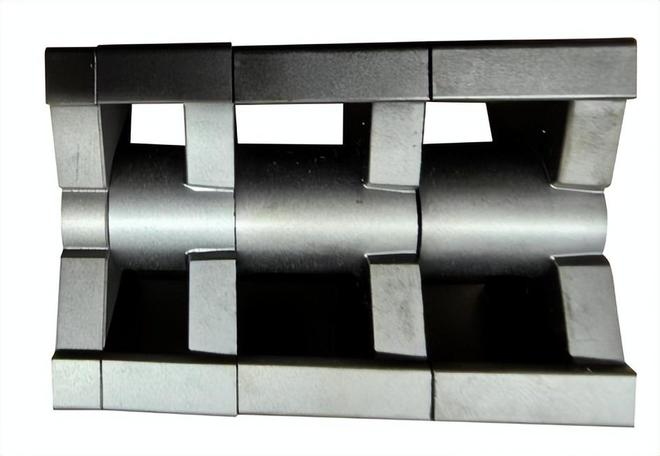 液冷散热时代:AI服务器如何重构磁元件设计(图3)