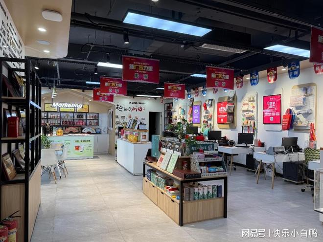 如何判断和选择一家好的广告牌设计制作公司?(图2)