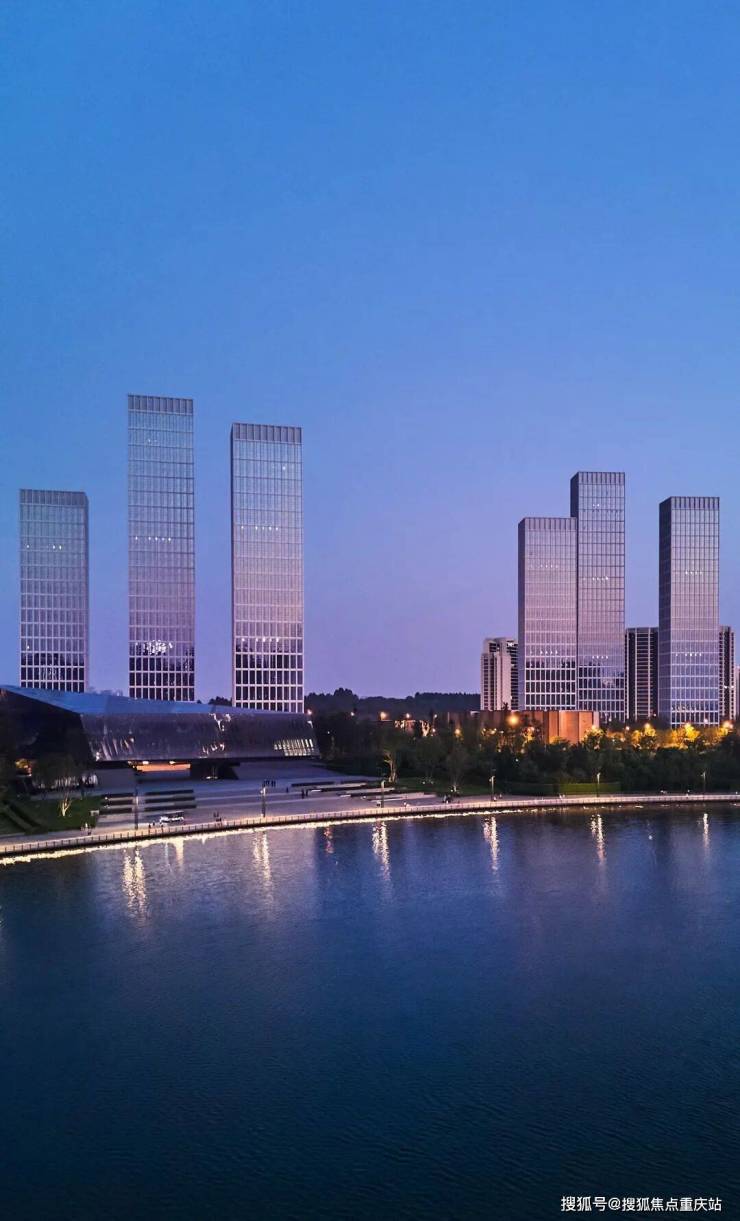 成都蔚蓝卡地亚湖滨1号售楼部电线年最新动态_在售房源及优惠_户型测评_630㎡一层一户310㎡半层一户还原云端奢宅(图2)