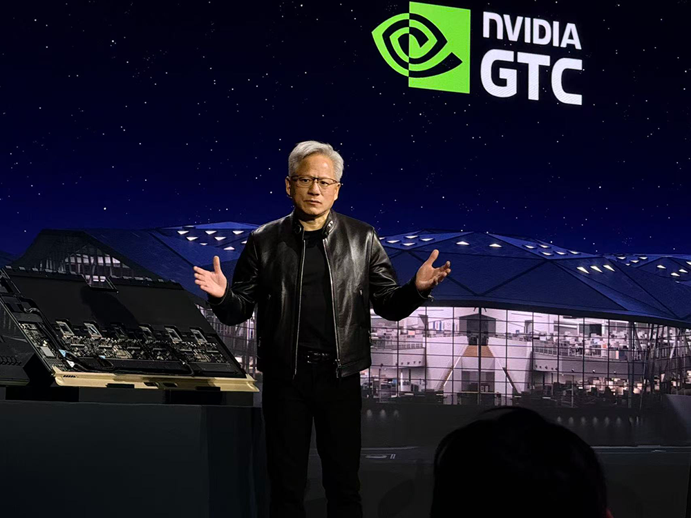 黄仁勋105分钟对话实录：万亿美元这么赚！谈中国、H200、养虾、Groq炮轰DLSS5批评者(图5)