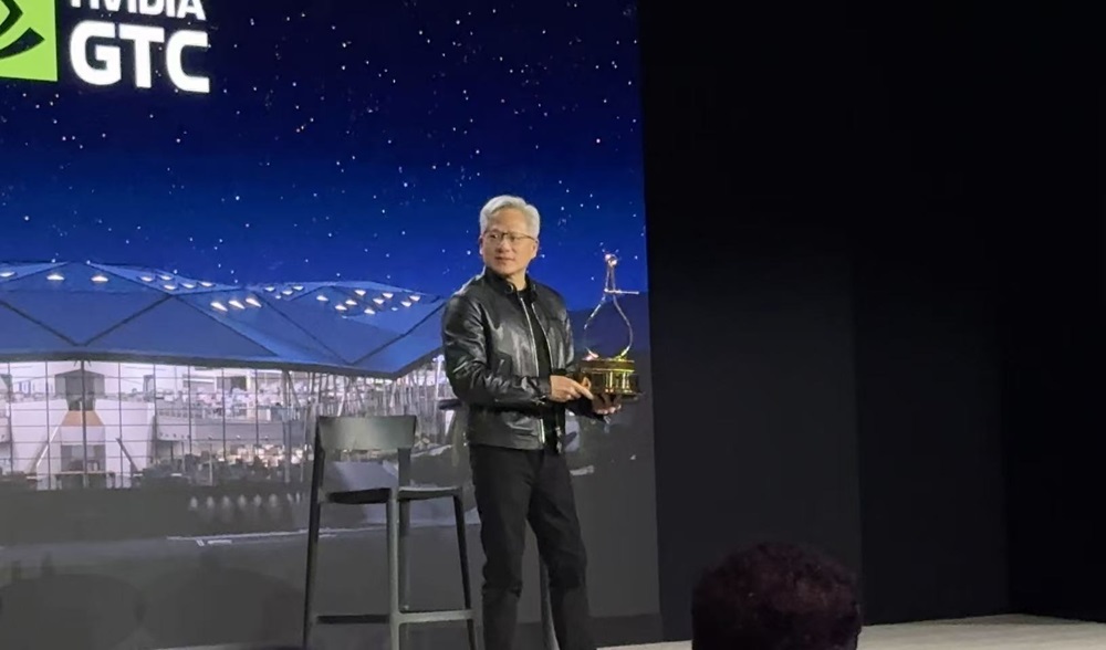 黄仁勋105分钟对话实录：万亿美元这么赚！谈中国、H200、养虾、Groq炮轰DLSS5批评者(图7)