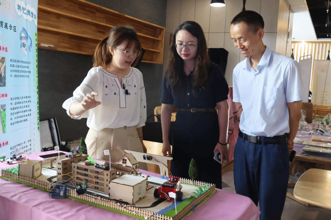 “数智赋能艺术共生”——2025年度美育创意展举办(图3)